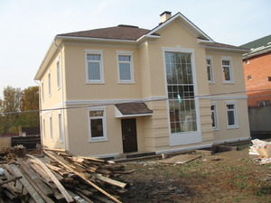 Варианты отделки дома фасадной лепниной