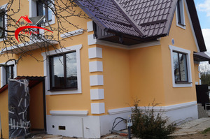 Варианты отделки дома фасадной лепниной