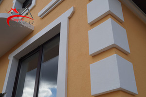 Варианты отделки дома фасадной лепниной