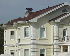 Варианты отделки дома фасадной лепниной