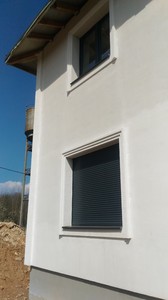 Варианты отделки дома фасадной лепниной